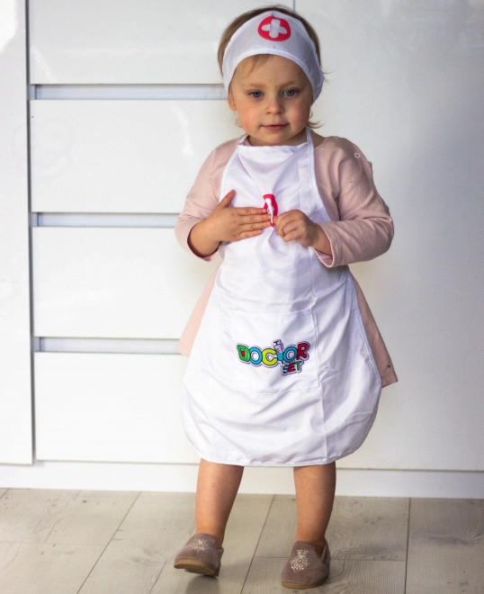 Costum asistentă cu bonetă