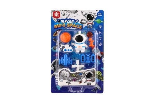 Astronaut cu accesorii din plastic 5 cm, 3 modele