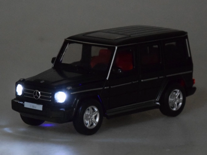 Mașină de teren Mercedes-Benz G350d - scară 1:32