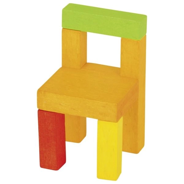 Construcții creative din scăunele fără limite