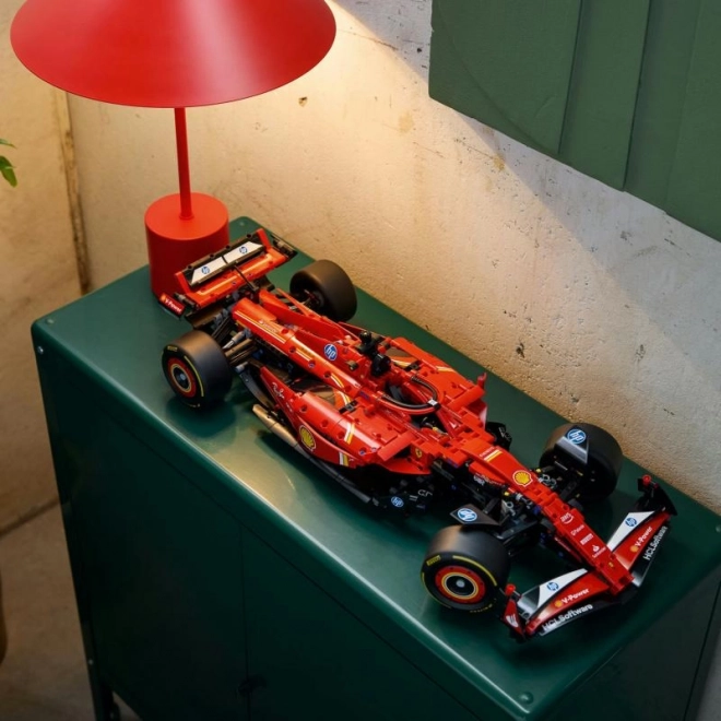 LEGO Technic Ferrari SF-24 F1 pentru adulți
