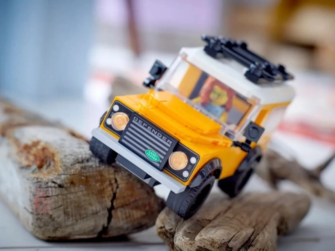 Set de construcție LEGO Clasic Land Rover Defender
