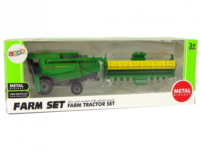 Combina agricolă cu secerătoare verde și galbenă