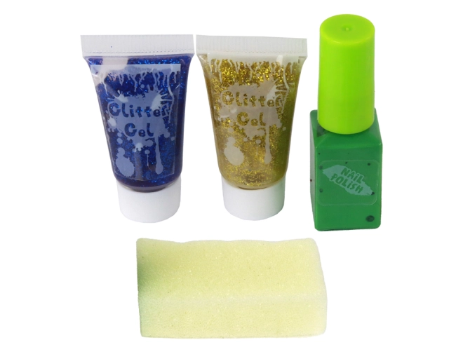 Efecte sclipitoare și nail art într-un singur set