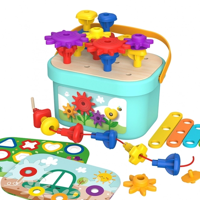 Set creativ cu piese montessori de la Tooky Toy