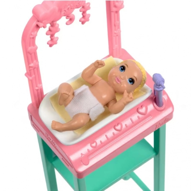 Păpușa Barbie Doctor Pediatru cu păr brunet