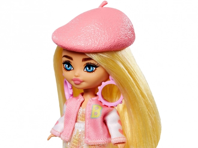 Păpușă Barbie Extra Mini Minis cu beretă