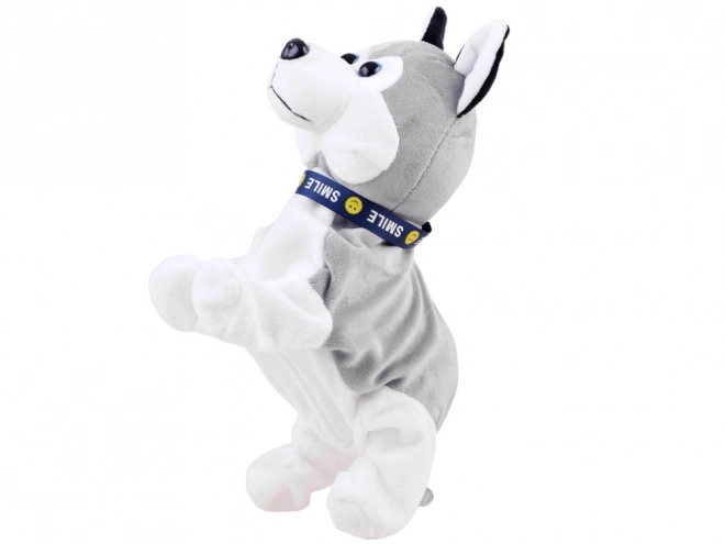 Pui interactiv Husky care reacționează la atingere