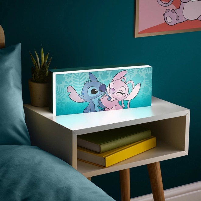 Lumină LED cu Stitch