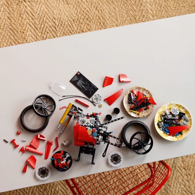 Motocicletă LEGO Technic Ducati Panigale V4 S