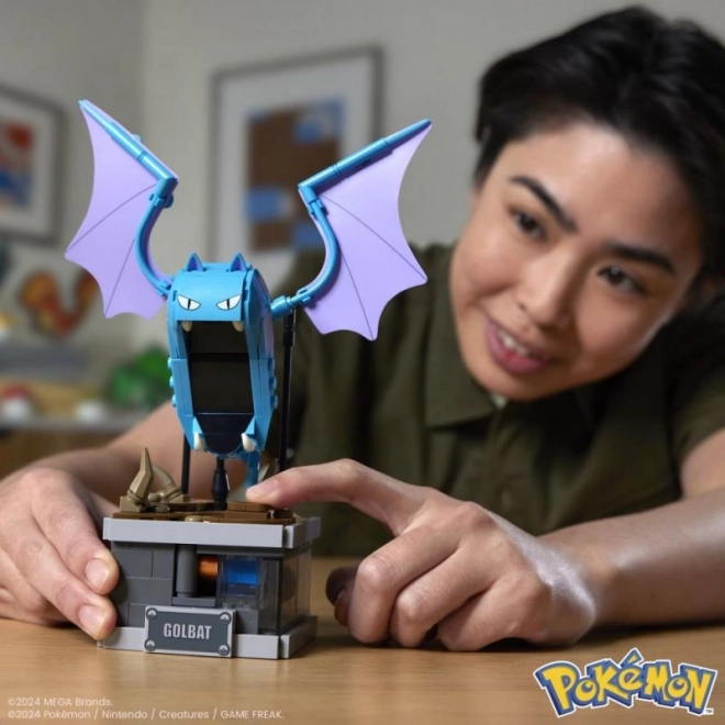 Mega Pokémon Golbat cu mișcare