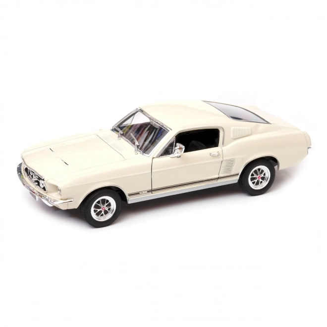 Mașină de model Ford Mustang GT din 1967 1:24
