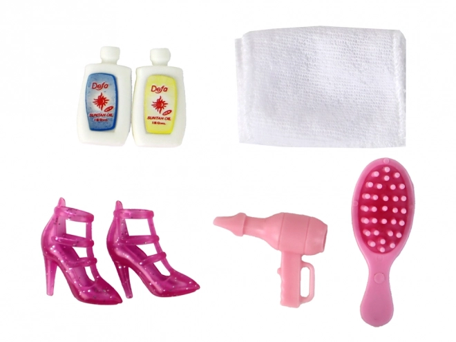 Păpușă în halat de baie cu accesorii