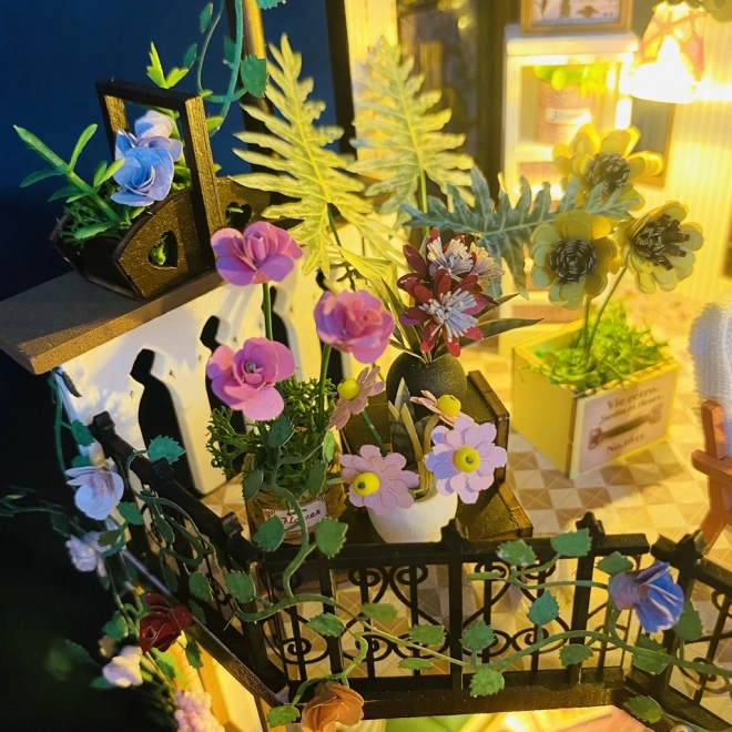 Miniatura căsuței Casa cu Flori a lui Darcy