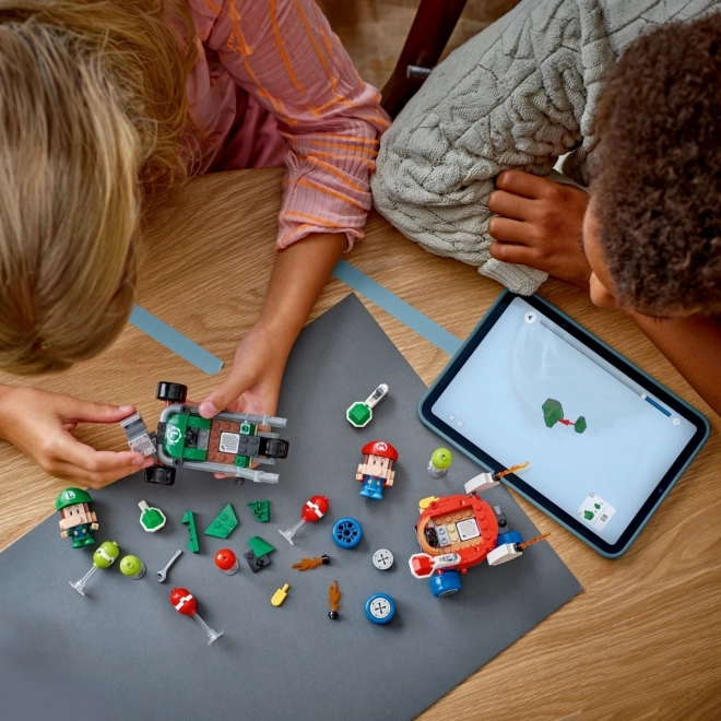 Klocki Lego Super Mario - Mario Kart: Baby Mario vs Baby Luigi
