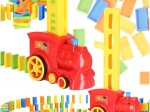 Tren interactiv care așază piese de domino, 80 de bucăți