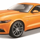 Model de colecție Ford Mustang GT 2015 în culoare portocalie 1:24