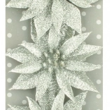 Trandafiri de Crăciun cu sclipici argintii