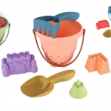 Set din plastic pentru nisip cu găleată, lopățică, greblă și 3 forme în plasă