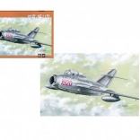 Model din plastic avion MiG-15 UTI 1:72