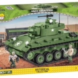COBI M24 Chaffee – set de construcție al unui tanc din Al Doilea Război Mondial (590 de piese, 2 figurine)