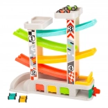 Pistă de curse cu parcare și garaje