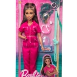 Barbie brunetă în salopetă roz cu accesorii