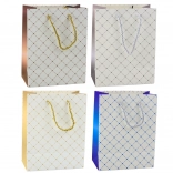 Pungă de cadou din hârtie cu inimioare strălucitoare 23 x 18 x 10,5 cm