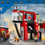 Stație de pompieri LEGO City cu autospecială de pompieri