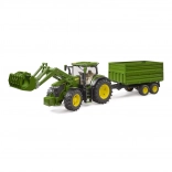 Tractor John Deere 7R cu încărcător frontal și remorcă