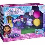 Cameră magică pentru căsuța pisicii de la Gabi