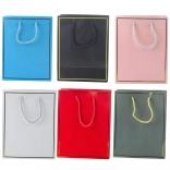 Pungă cadou cu ramă aurie 23 × 18 × 10 cm