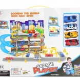 Parcare pe trei niveluri cu mașinuțe