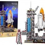 Stație spațială cu rachetă și sateliți