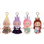 Păpușă de pluș în rochiță 19 cm cu melodie