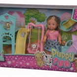 Păpușa Evi în locul de joacă pentru căței