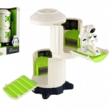 Stație spațială cu lumini și sunete cu astronaut pe baterii