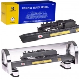 Model de colecție al locomotivei JNR C50 1:160 în vitrină de protecție