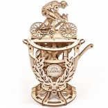 Puzzle mecanic 3D din lemn UGEARS Ciclism – trofeu cu mecanism mobil